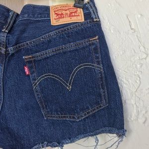 Levi 501 Cutoffs